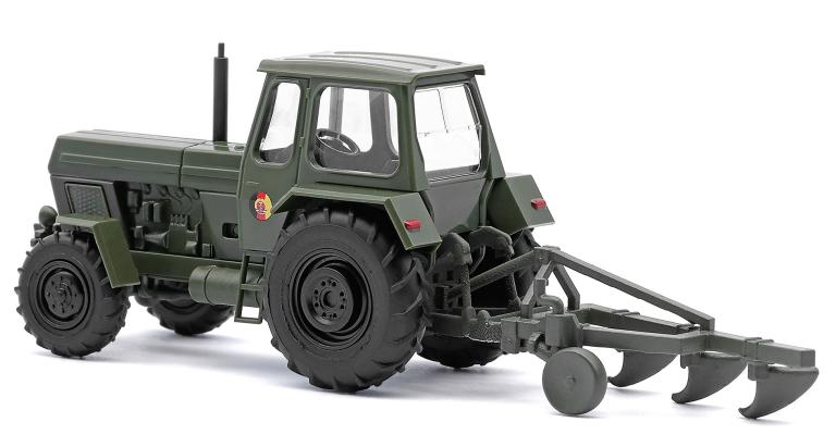 Preview: Traktor Fortschritt ZT 303 D Dreischarpflug NVA grün